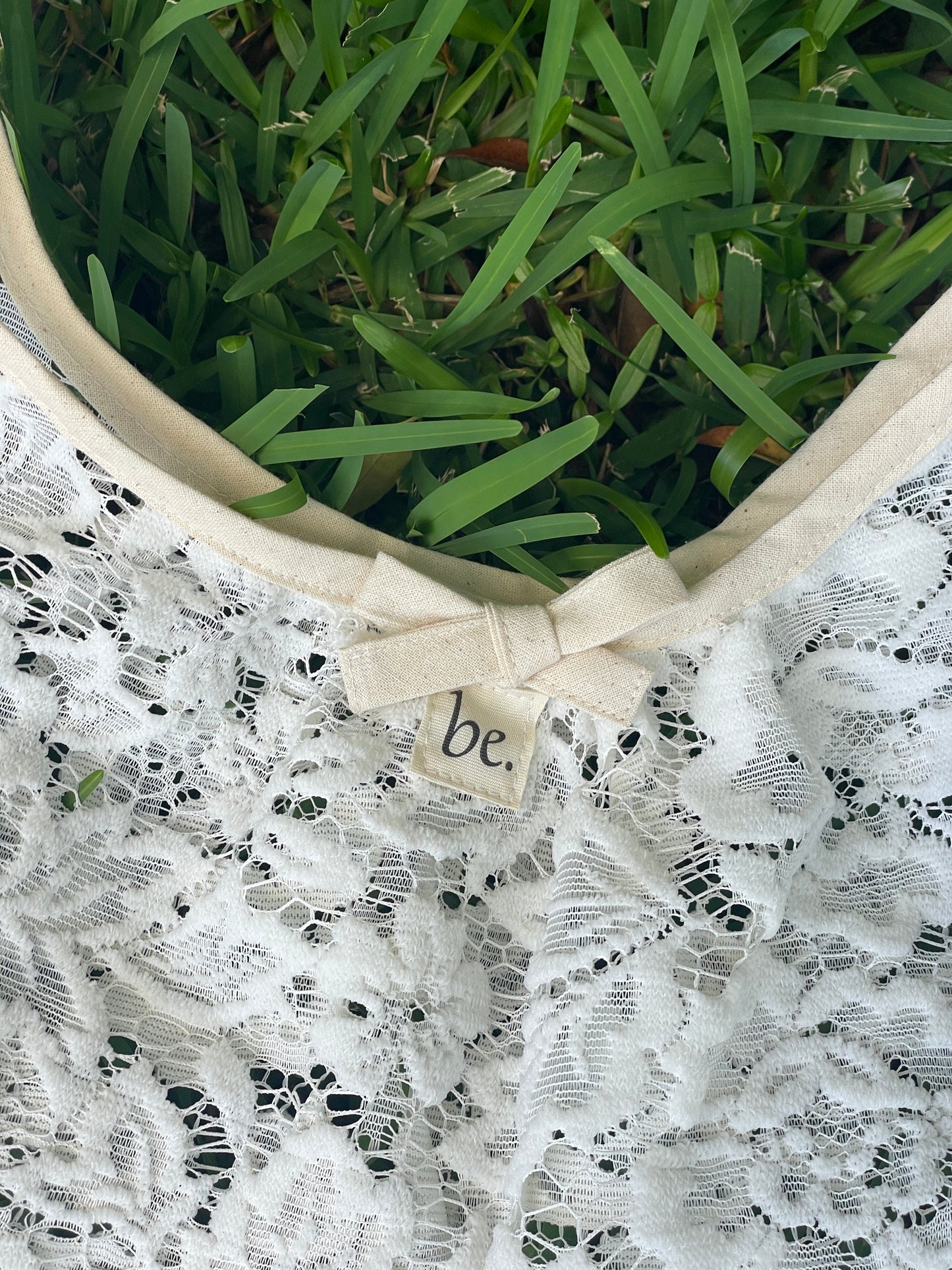 be. bag (textured flower)